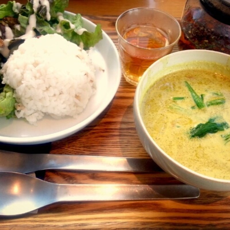 日替わりオリジナルカレーセット 五行茶付セット(シンシア・ガーデン カフェ)