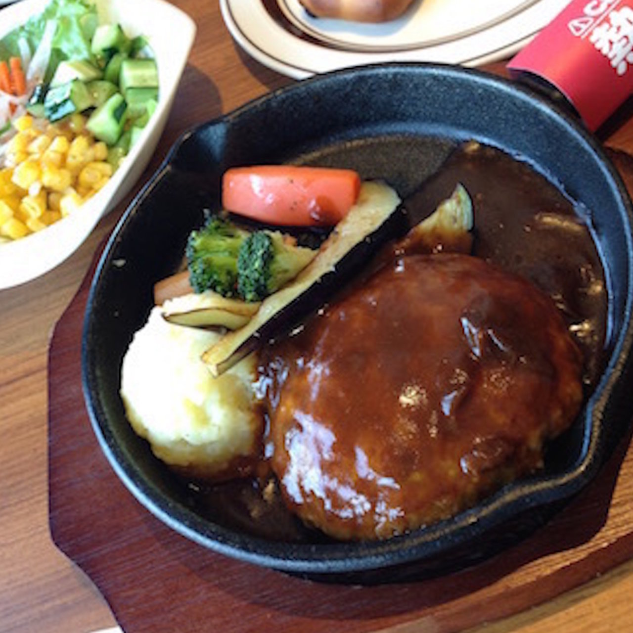 茨木駅周辺で食べられるおすすめのハンバーグ2選 Sarah サラ