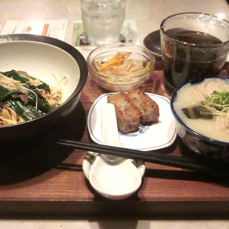 きのことニラのあえ麺+ミニ香港粥セット(香港甜品店 甜蜜蜜)