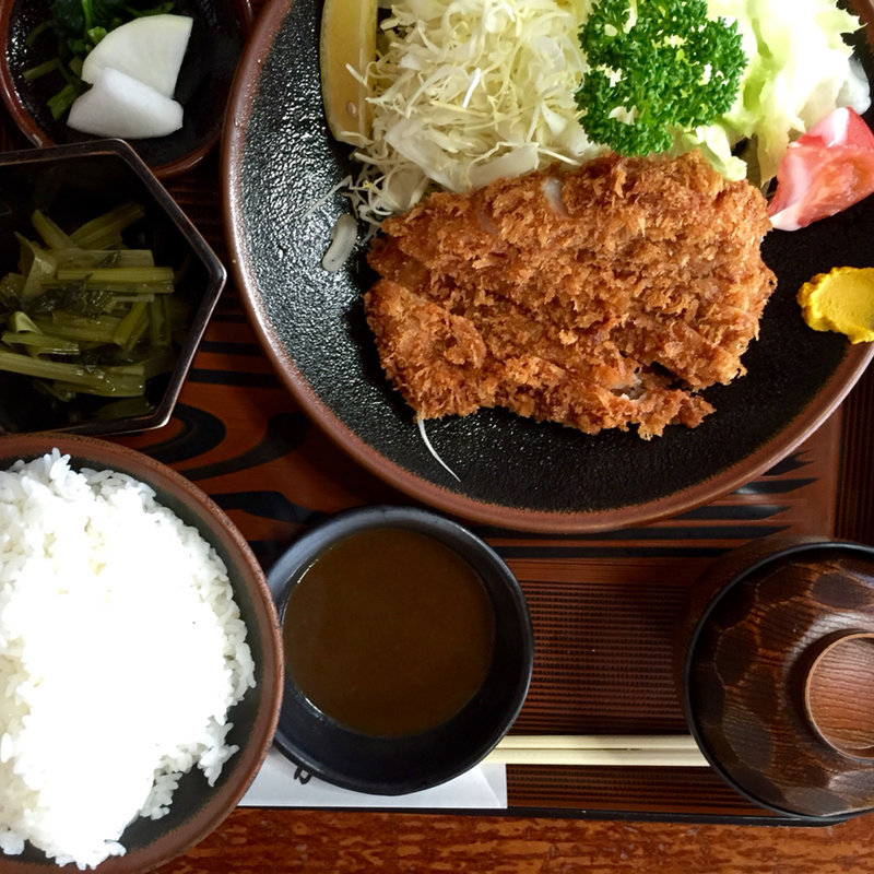 とんかつ定食(かつ平 （かつへい）)