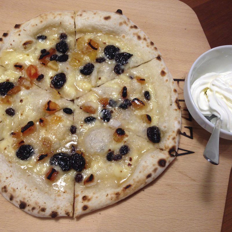 ドライフルーツのピザ(佐野 湘南藤沢店)