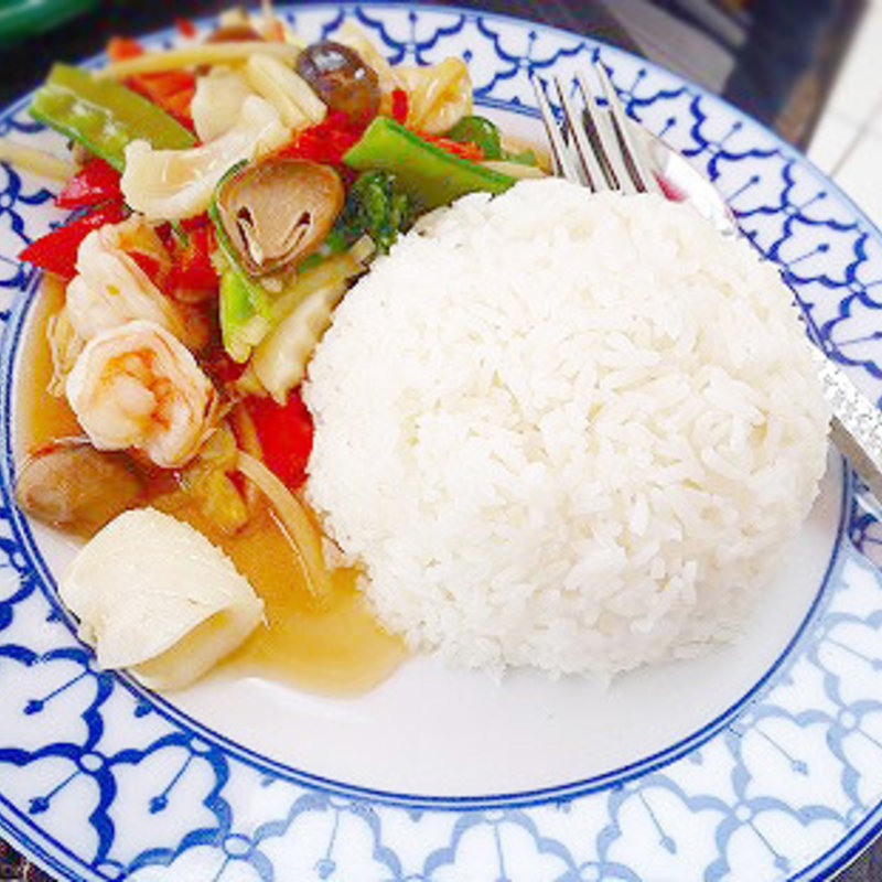 シーフードのにんにく炒めご飯タレー カティアム ラーカオ (チャオタイ 横浜ベイクォーター店 CHAOTHAI YOKOHAMA BAY QUARTER)