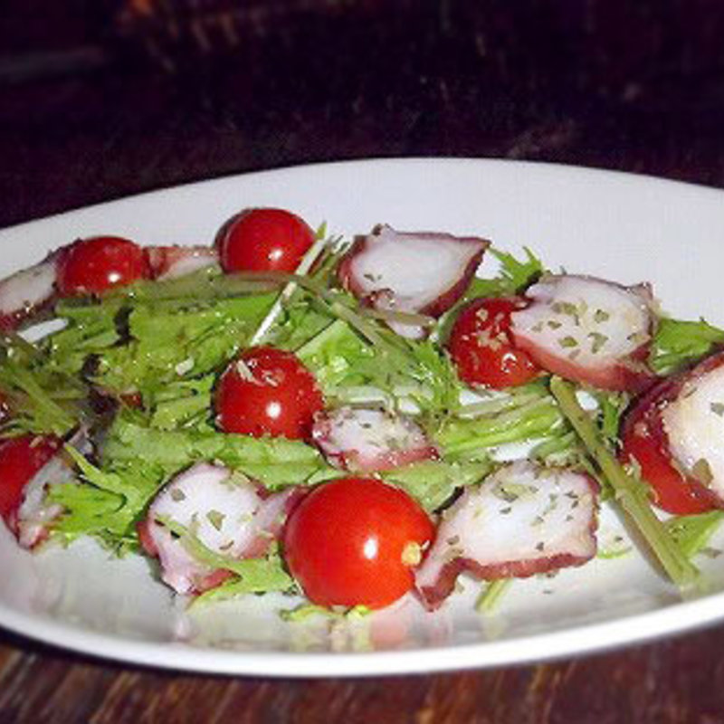 タコのカルパッチョ(IRORI　藤沢 バリ風居酒屋)