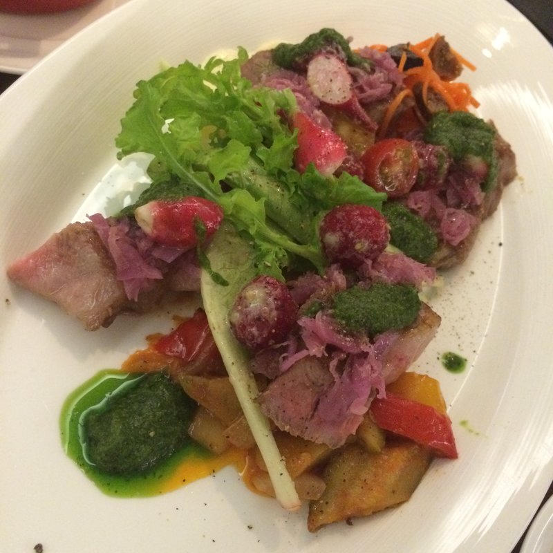 フランス産ビゴール豚のロースト(ブルー・ブリック・ラウンジ)