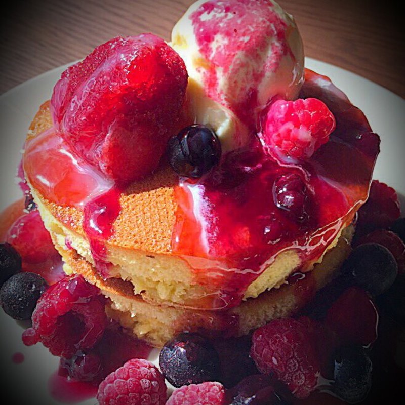 ベリー＆ベリーホットケーキ(フライング・スコッツマン秋葉原店)