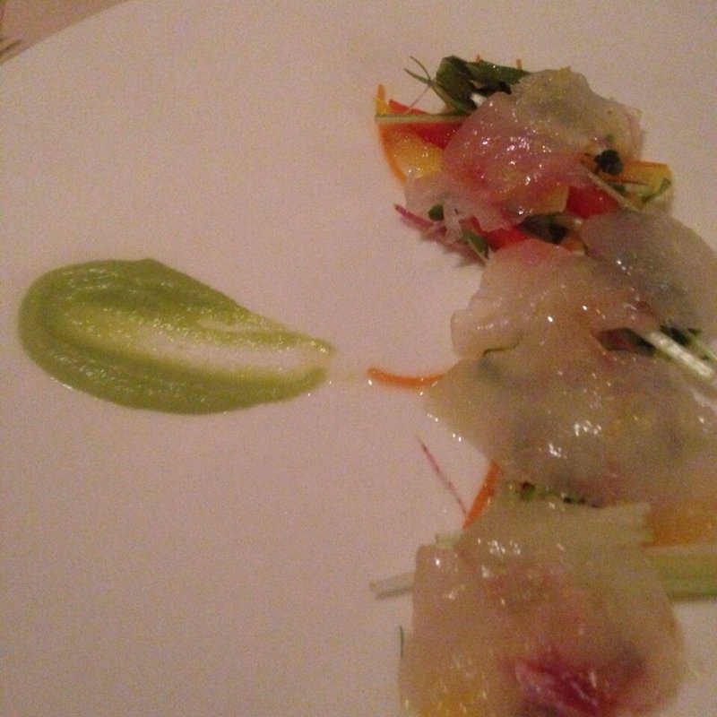 鮮魚のカルパッチョ 甘夏とそら豆のサラダ(ラ ベデュータ （La Veduta）)