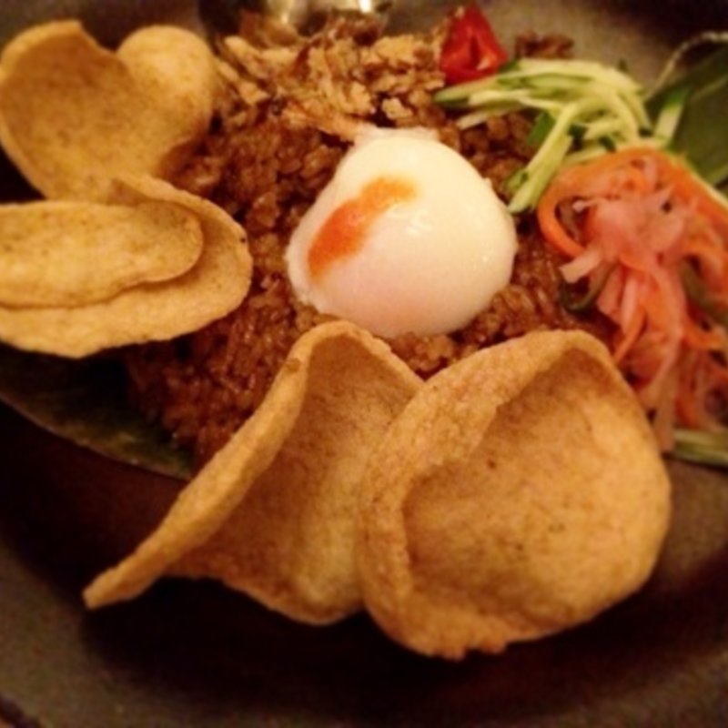 特選ナシゴレン温玉のせ(新宿ランブータン)