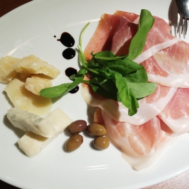 チーズと生ハムの盛り合わせ(スコッチ バンク 渋谷 （Scotch Bank Shibuya）)