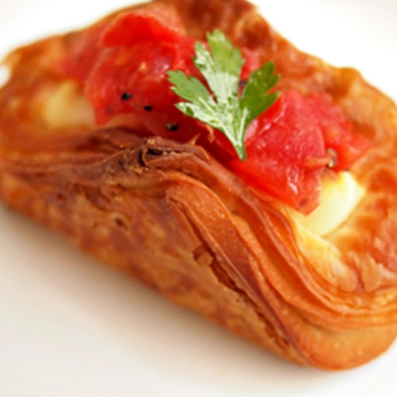 トマトとモッツァレラのデニッシュ(Boulangerie tomohiro（ブーランジェリー トモヒロ）)