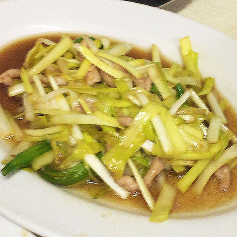 楷王金針花肉絲(金針花と黄ニラと豚肉の炒め)(上海小吃)