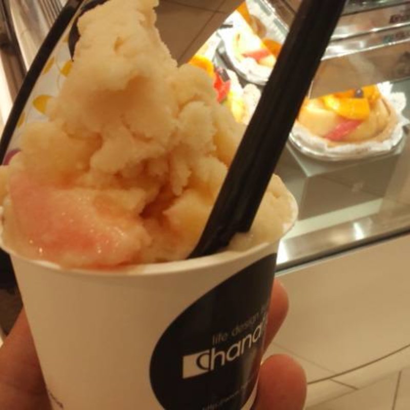 白桃ジェラート7月(hanafru 近鉄あべのハルカス店)