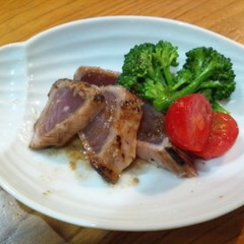 カツオのたたき(手打ちそば ふじや)