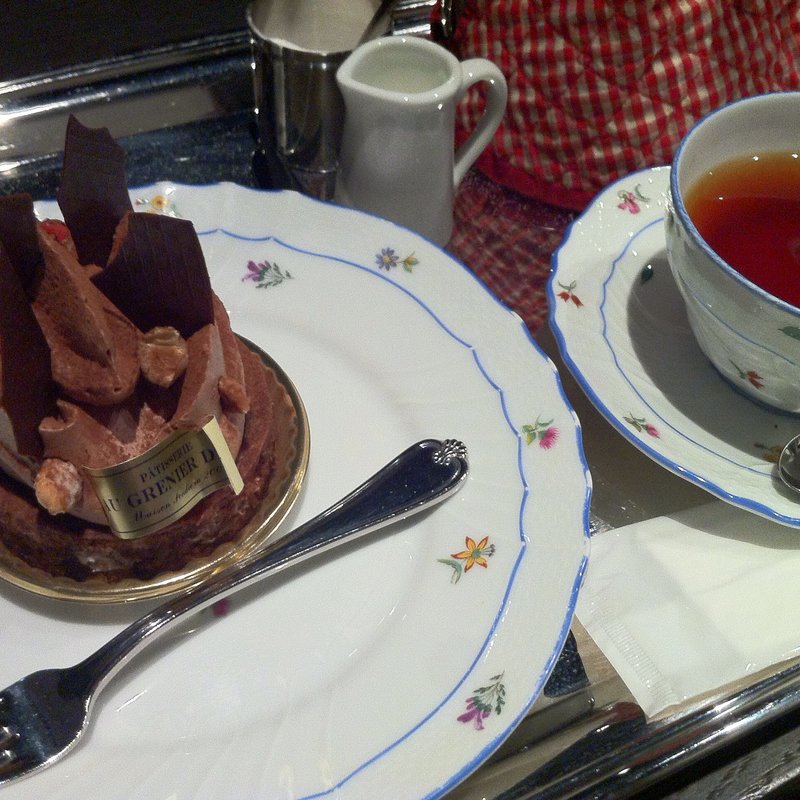 ポワブル ショコラ　(サロン・ド・テ オ・グルニエ・ドール （Salon de The AU GRENIER D'OR）)