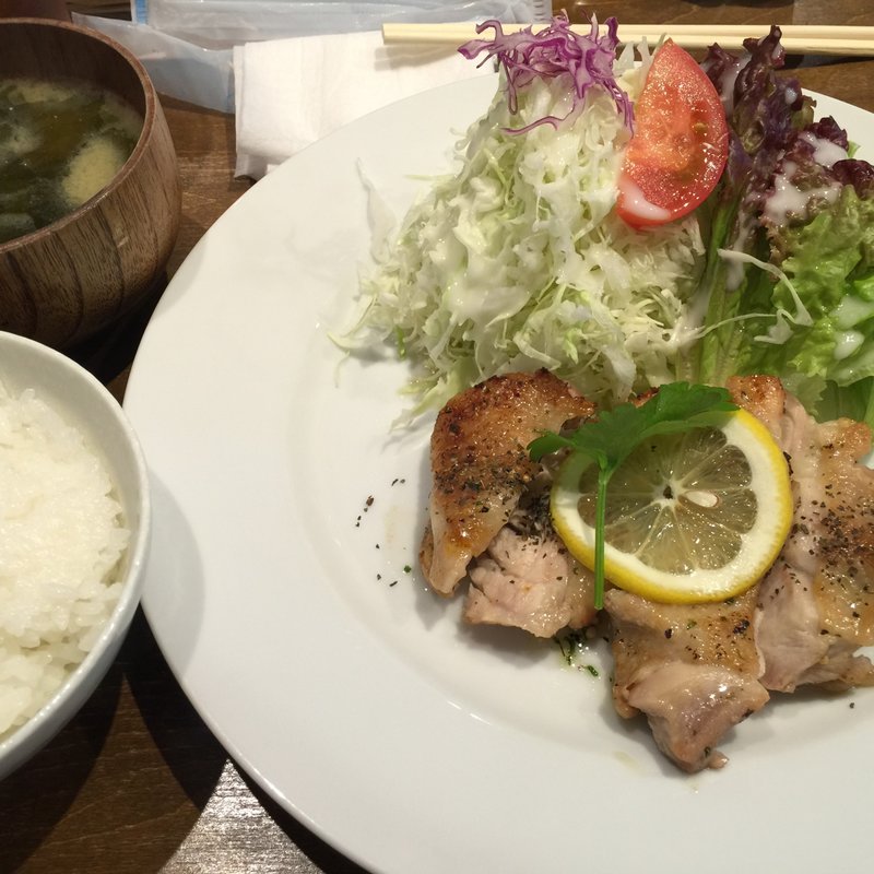 チキングリル バジル仕立て(Dining cafe Garden （ダイニング カフェ ガーデン）)