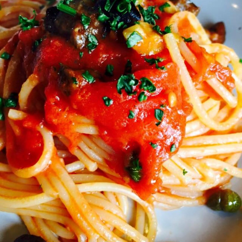 スパゲッティ プッタネスカ(ラ・バンビーナ)