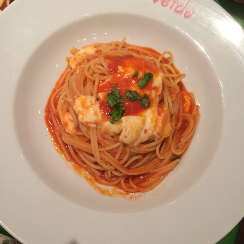 トマト・バジル・モッツァレラチーズのスパゲッティー(ヴィヴィ ヴェルデ （vivi verde）)