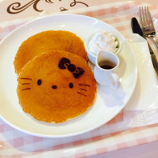 プレーンパンケーキ(カフェドミキ ウィズ ハローキティ （Cafe de Miki with Hello Kitty）)