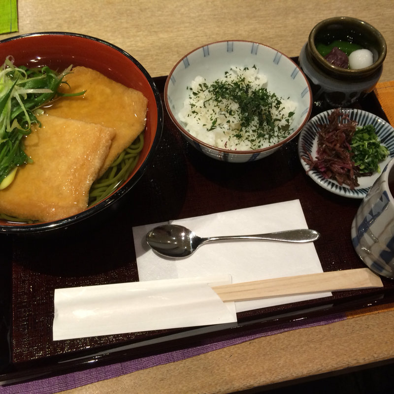 きつね抹茶うどんセット(中村藤吉京都駅店)