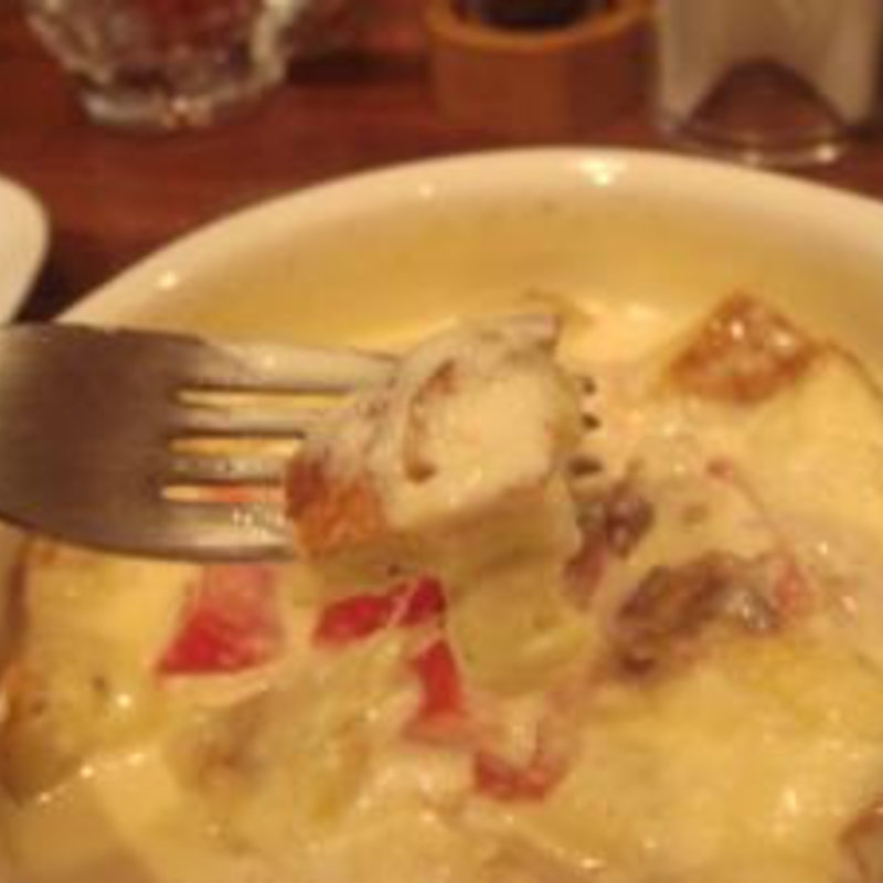 モツァレラチーズのトースト・アンチョビクリームソース(ミネストラ)