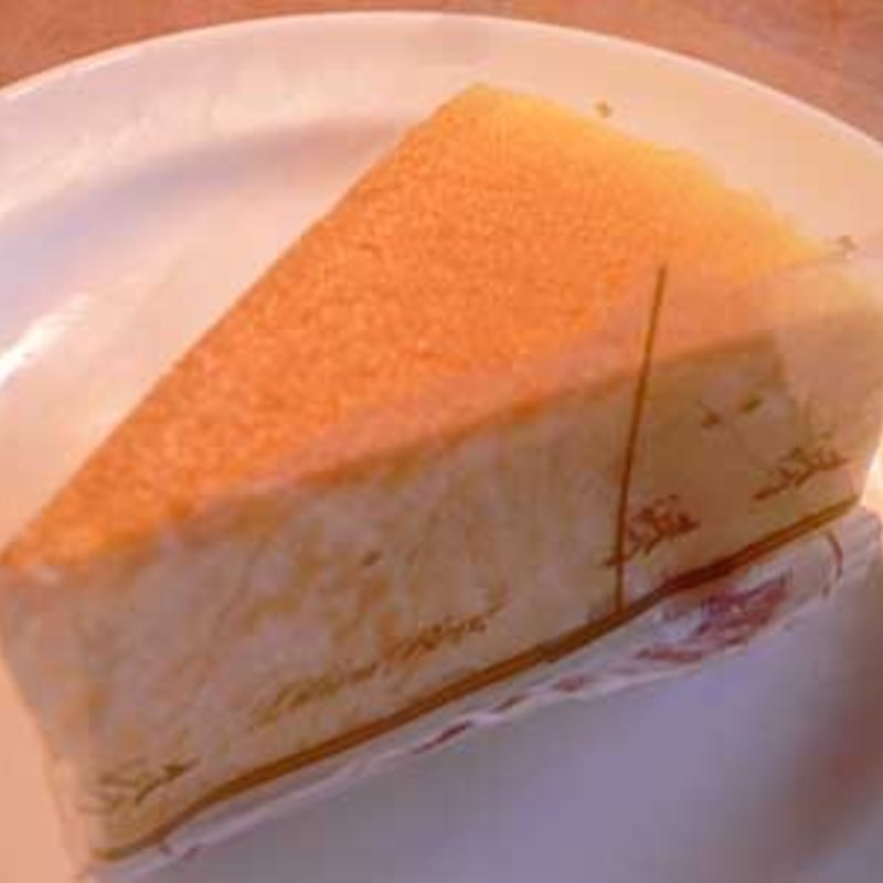 焼きチーズケーキ(ウィーン菓子工房 リリエンベルグ)