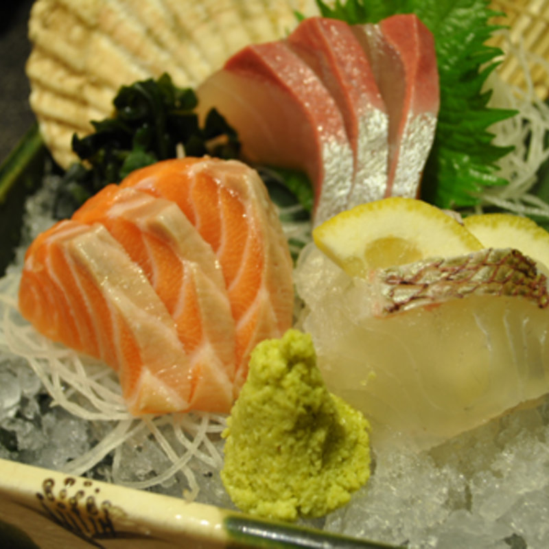 お造り三種盛合せ(炉ばたの 贔屓屋茶屋町店)