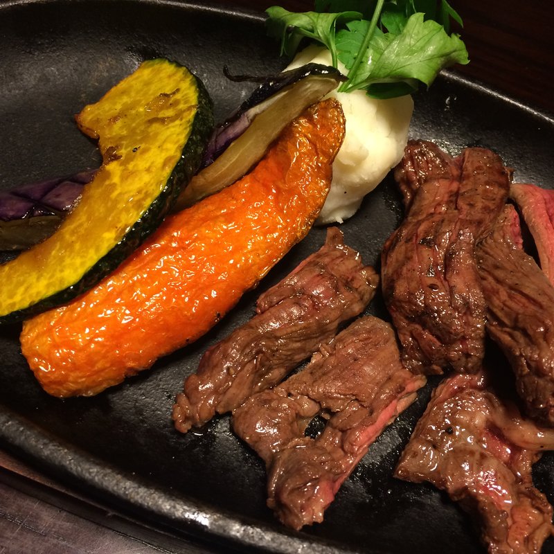 牛ハラミ(Meet　Meats　5バル　 高田馬場店)