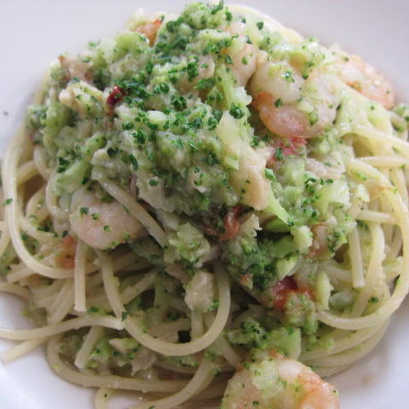 小エビとブロッコリーのペペロンチーノスパゲッティー(ピスタッキオ)