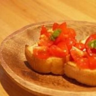 トマトのクロスティーニ(オステリア☆バル Cafe Miele )