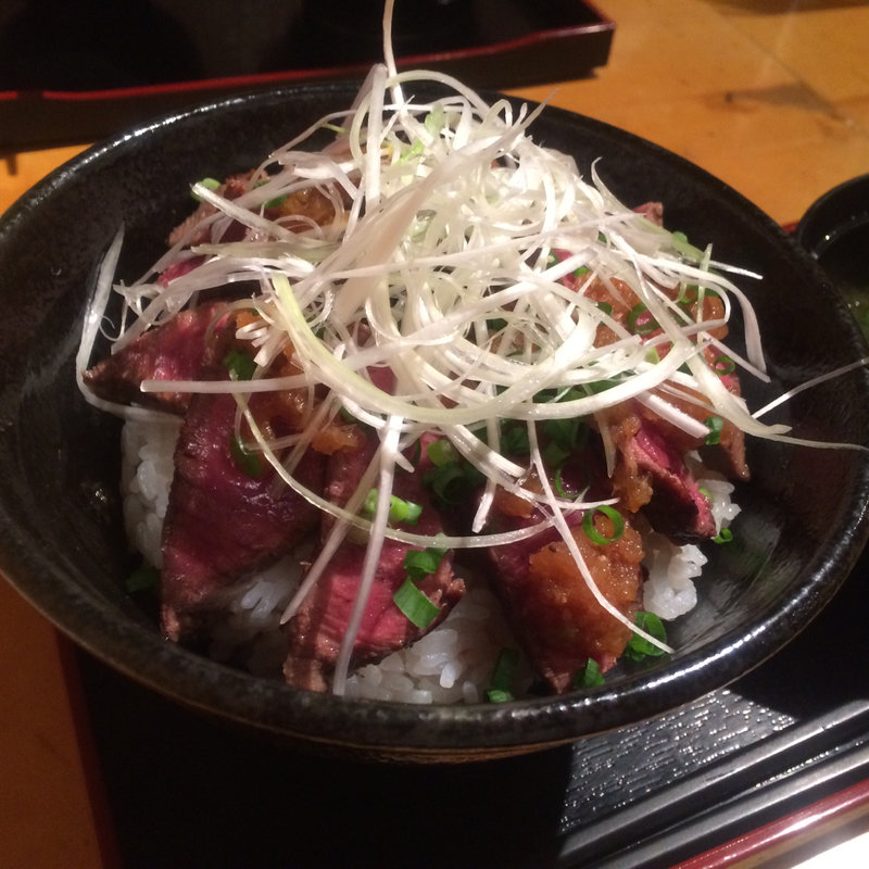 限定A5牛ステーキ丼(鉄板焼 芯 （てっぱんやき しん）)