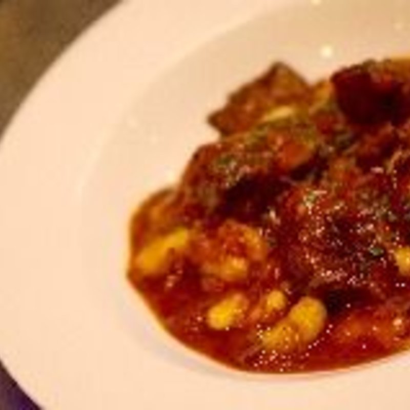 牛モモ肉のトマト煮(生ハム食べ放題のお店イタリアンバルCafeMiele)