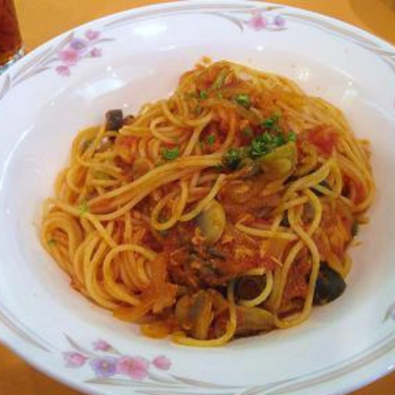 ツナとトマトのプッタネスカランチ(レストラン ラ・セーヌ)