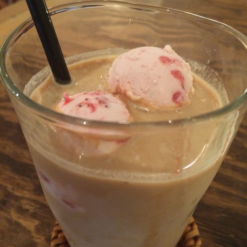 ケーキセット(ドリンク)(Nim.cafe)