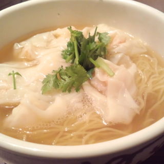 えびわんたん麺(香家 クイーンズイースト店 )