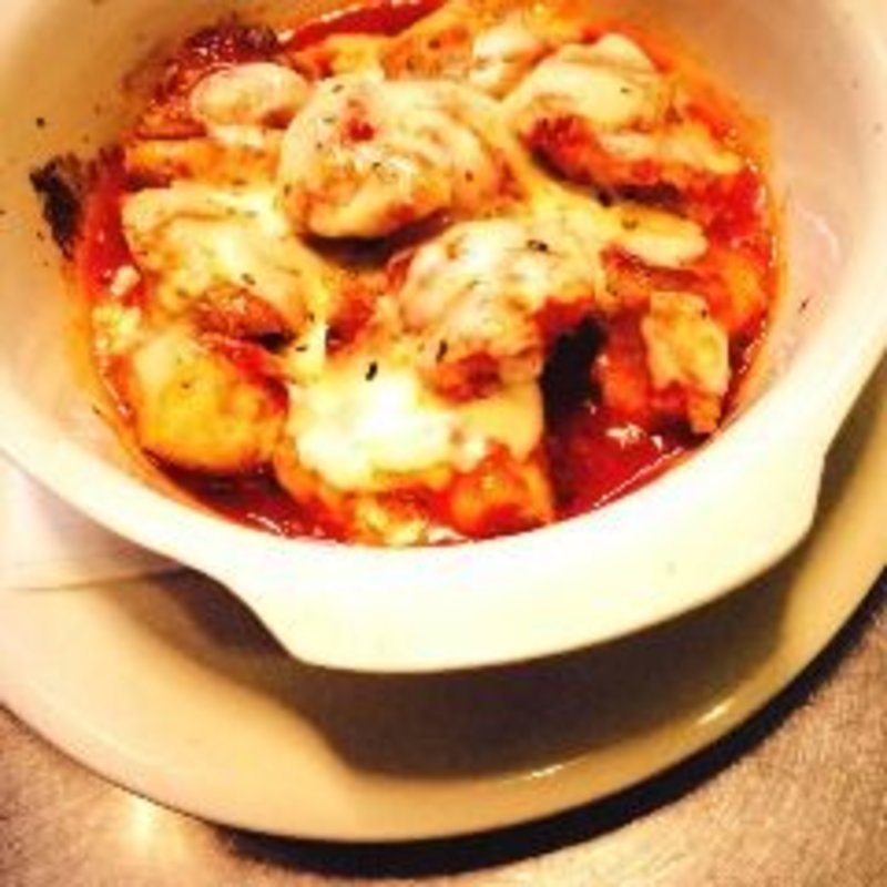 鶏もも肉のピザ風(生ハム食べ放題のお店イタリアンバルCafeMiele)