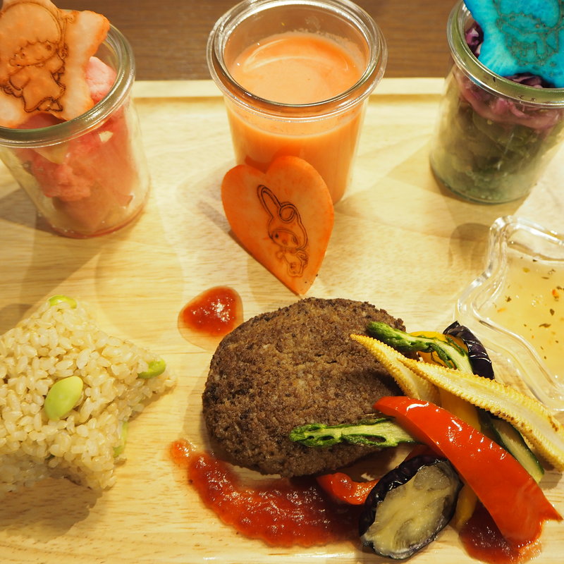 マイメロディ、ララと一緒に可愛くなろう♥ 　　野菜が20品目入ったビューティプレート(THE GUEST （ザ ゲスト）)