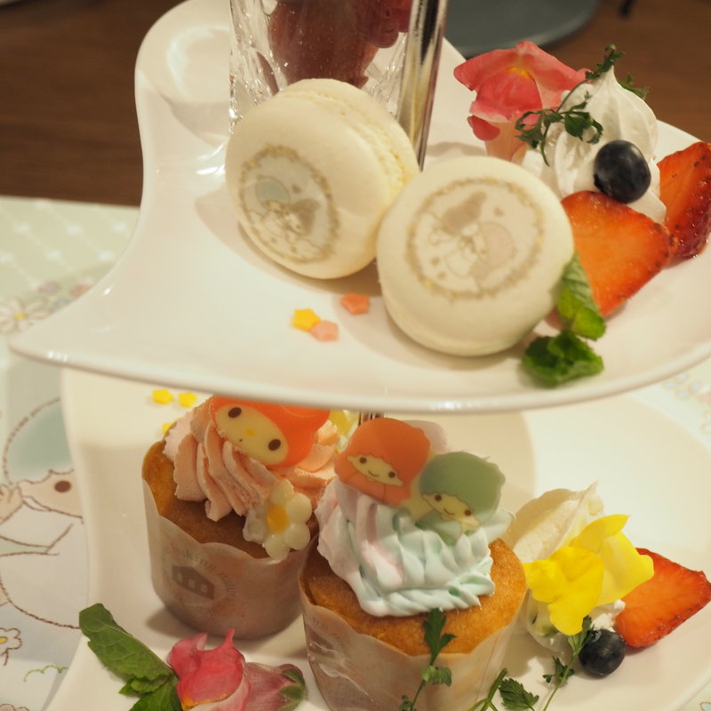 オシャレにお祝いデザートタワー(THE GUEST （ザ ゲスト）)