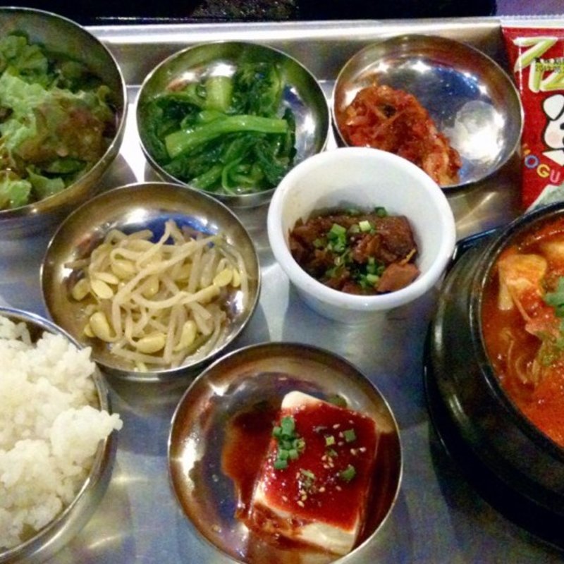 よくばり八重洲韓定食(韓豚屋 八重洲店)