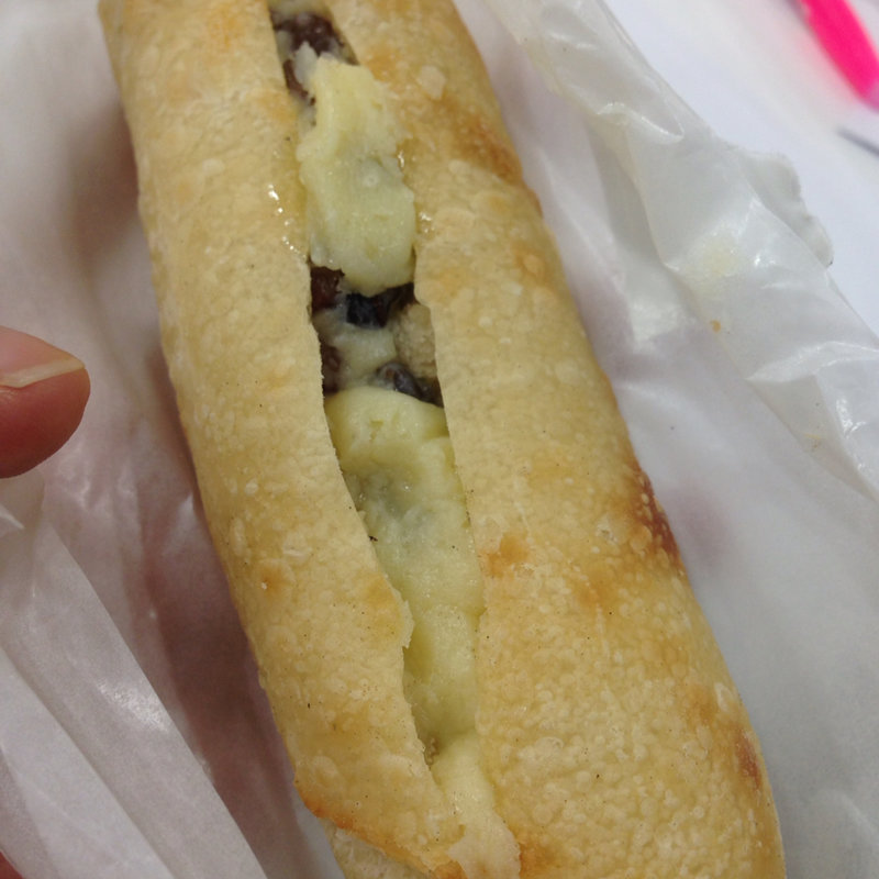 ラムレーズン入りミルクフランス(ル・プチメック東京 （Le Petit Mec TOKYO）)