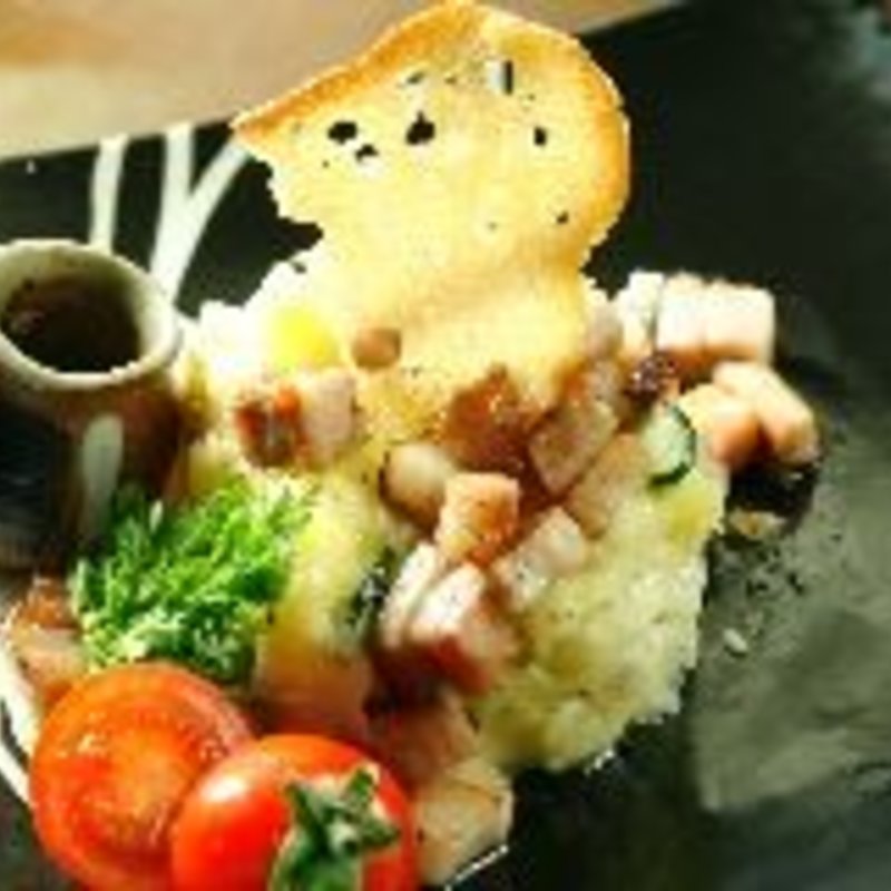 ポテトサラダ ベーコンを添えて トリュフオイルソース(炎丸 本八幡店)