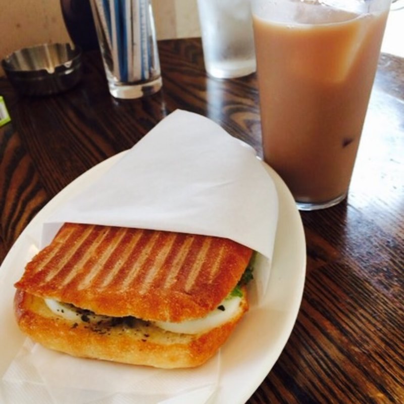 パニーニランチ(リヴォルノ)(Muu Muu&il Bar CENTRAL BANCO （ムウムウ エイル バール・セントラル バンコ）)