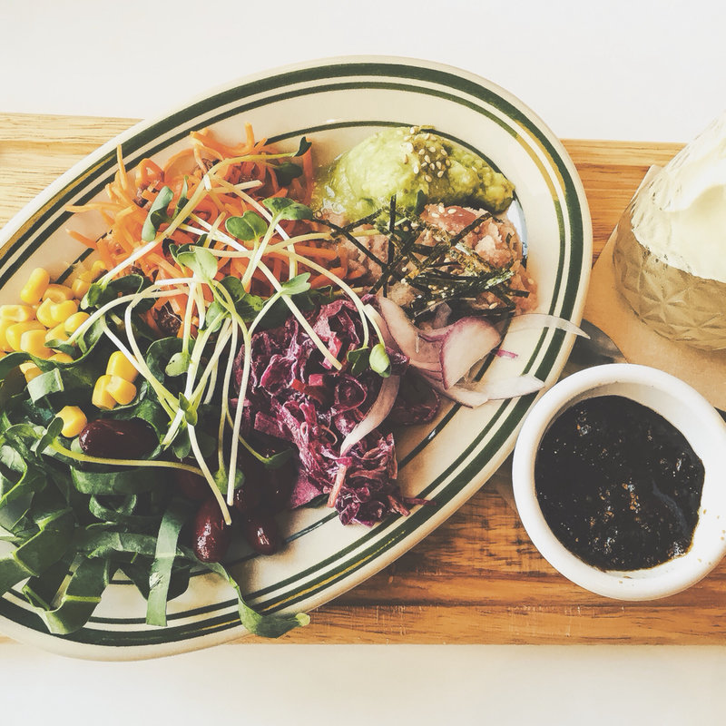 マグロとアボカドのカルパッチョタコス(MOJA in the HOUSE)