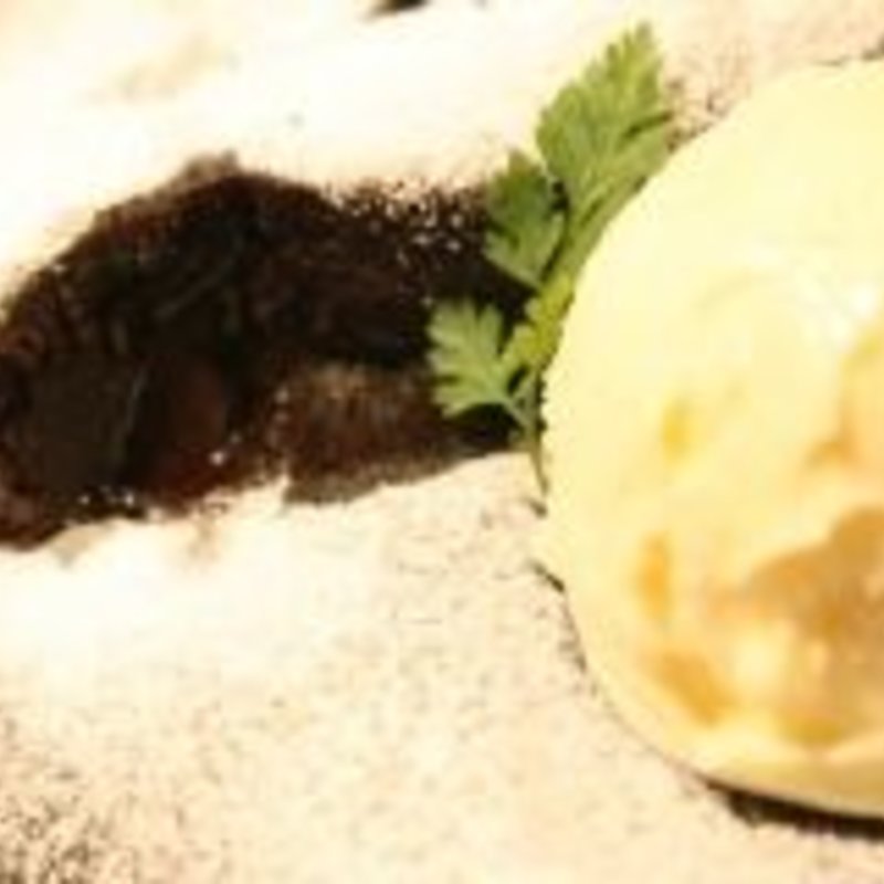 フォンダンショコラ バニラアイス添え(炎丸 本八幡店)