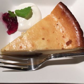 ラムレーズンチーズケーキ(モナレコード おんがく食堂)