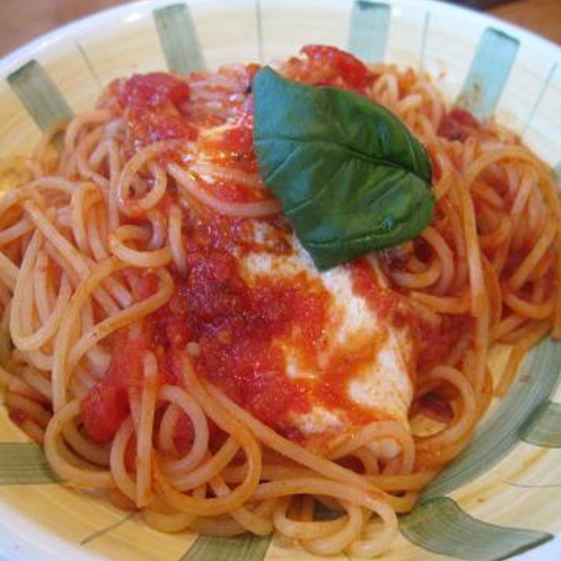 モッツラレラチーズのトマトソーススパゲティ(パスタバル ドンピノキオ 蒲田店)
