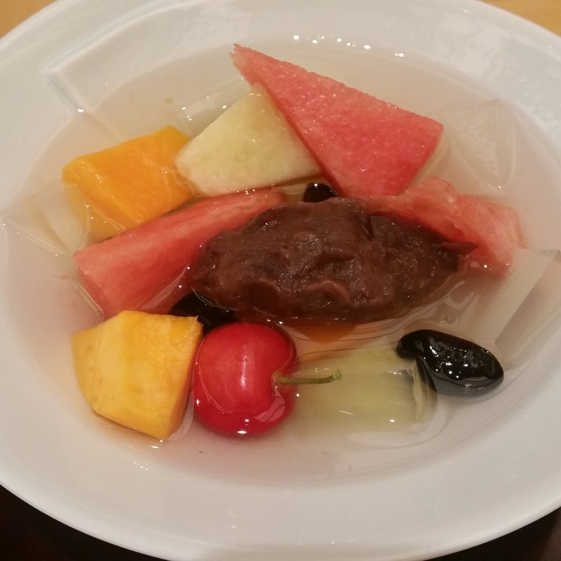 フルーツあんみつ(日本料理 山里)