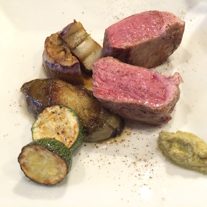 北海道産サウスダウン種仔羊もも肉のロースト(森サンジョヴェーゼ )