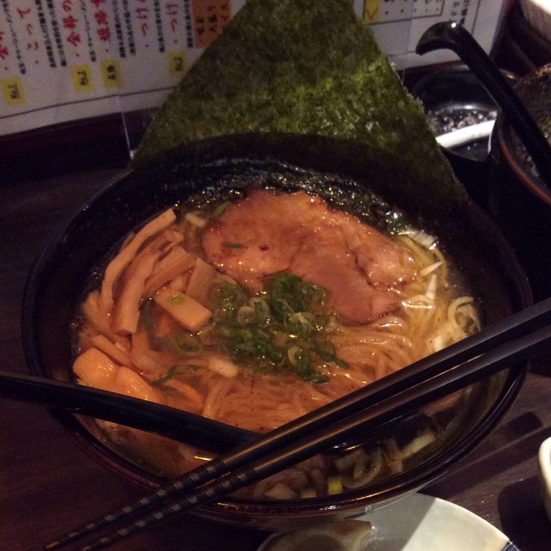 鶏ガラ塩ラーメン(無尽蔵 姫路フェスタ店)