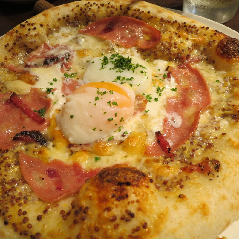 モルタデッラの温玉のせ(カネ保水産)