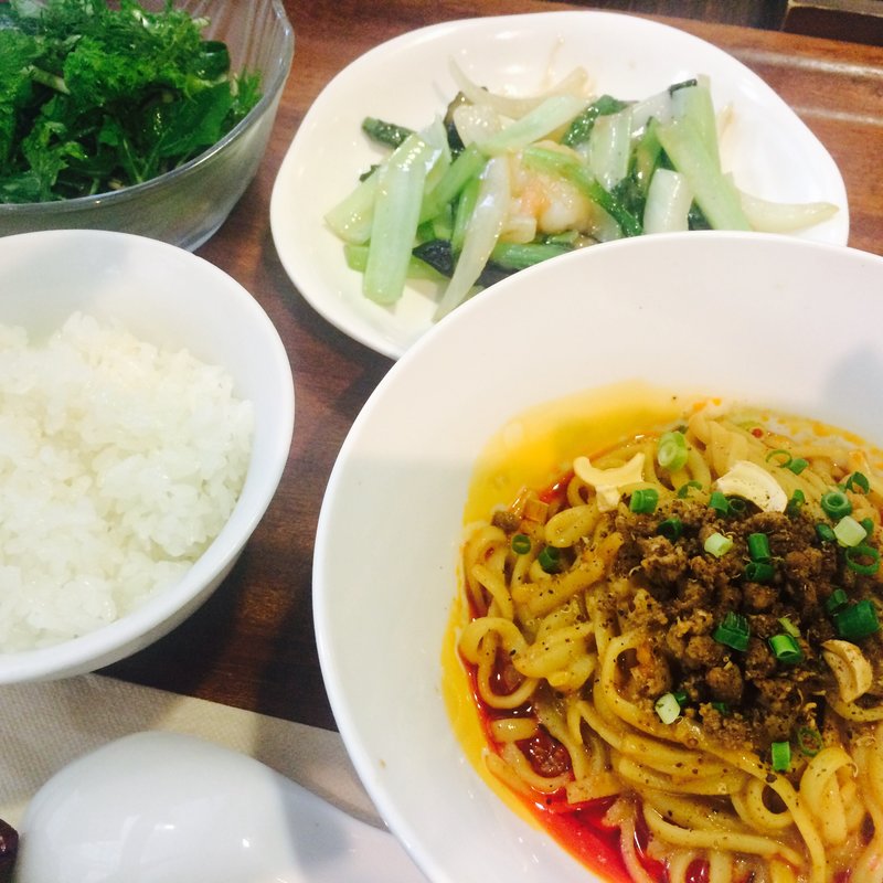 麺とご飯のランチセット(南青山エッセンス)