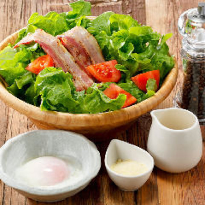 炙りベーコンとブーケレタスのシーザーサラダ(いちげん 東松戸店)